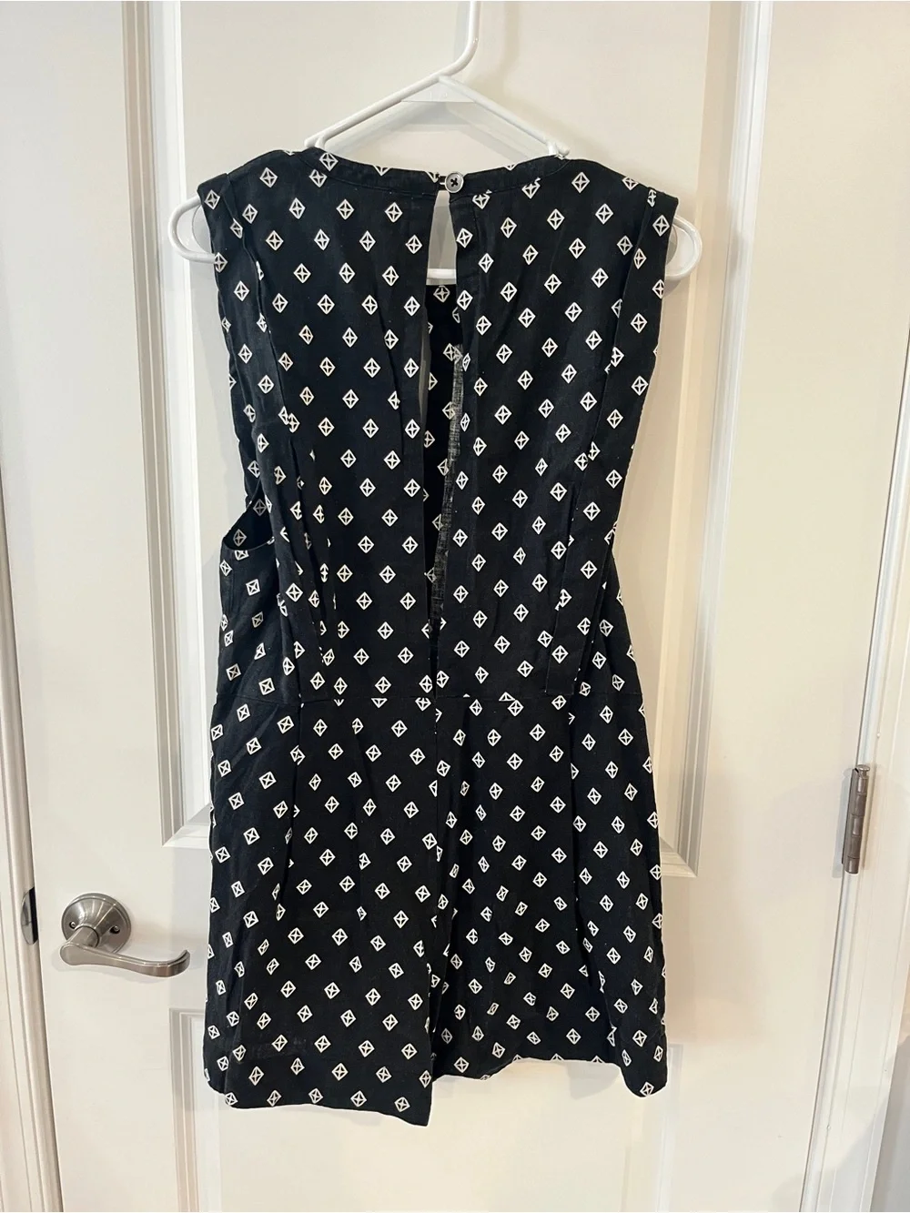 Free People Size XS Black Sleeveless Keyhole Romper w/White Diamond Print